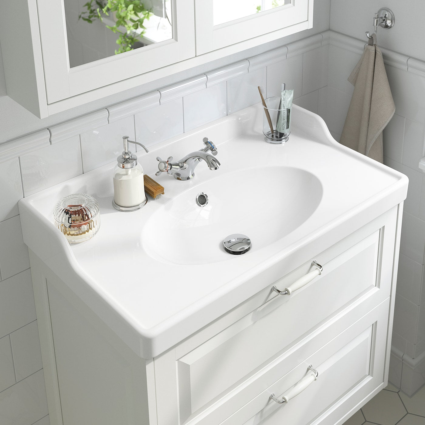 Basin mixer tap, chrome